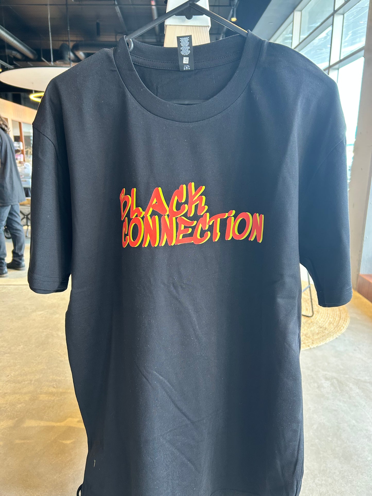 Black connection t-shirt