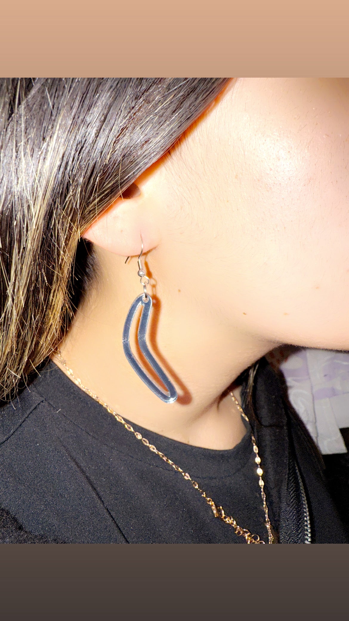 Outlined Boomerang